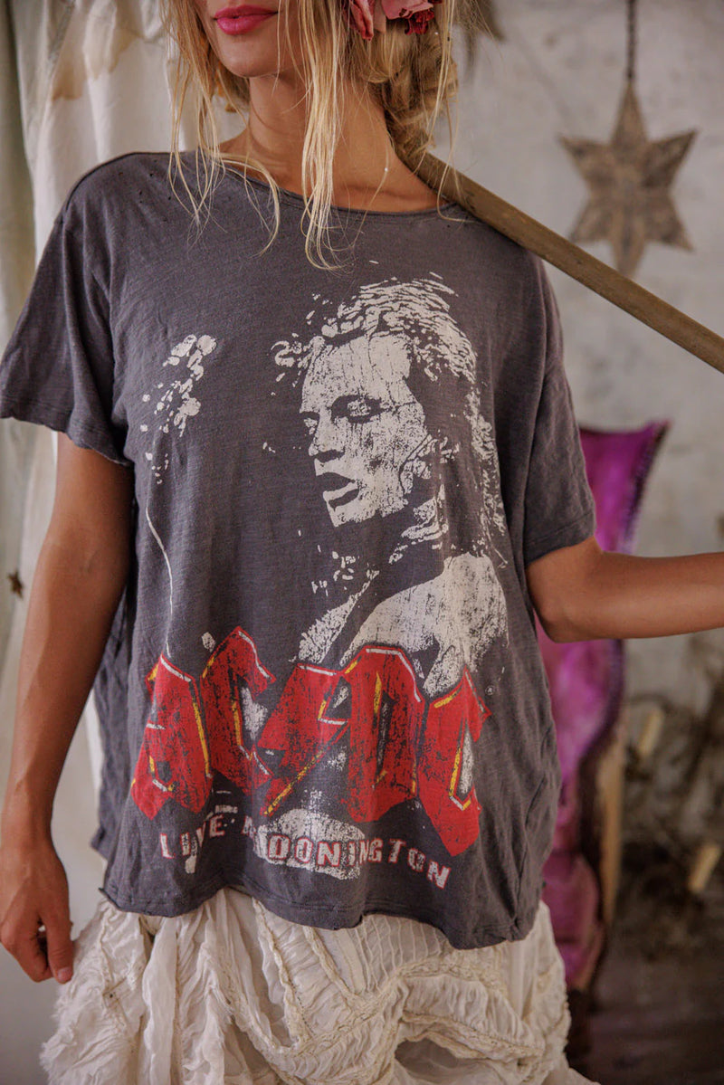 MAGNOLIA PEARL ACDC LIVE AT DONINGTON T